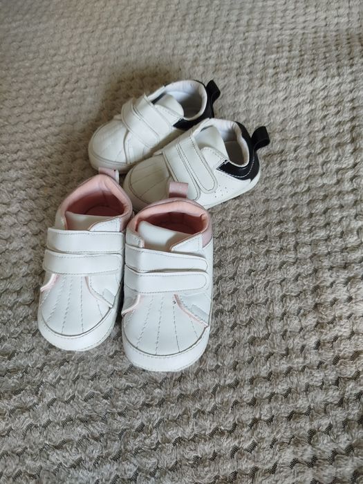 Кросівки на хлопчика і дівчинку