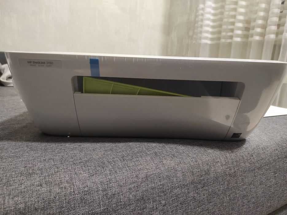 Новый в пленках принтер 3в1 МФУ цветной HP DeskJet 2130