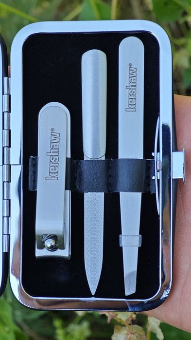 Манікюрний набір для чоловіків Kershaw Manicure Set (KMCURE) для нігтів і бороди: кусачки для нігтів, двостороння пилка , пінцет , ножиці, футляр.