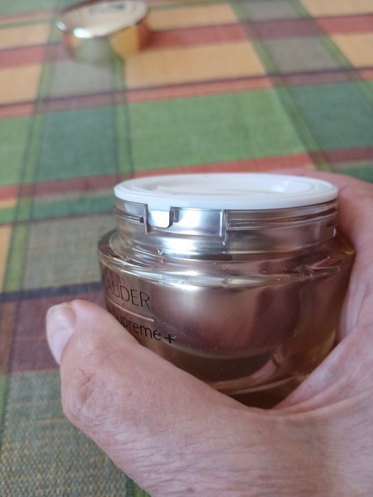 Revitalizing SupremeYouth Power Estee Lauder 50ml.