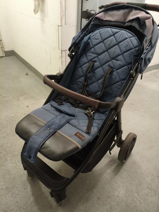 Wózek spacerowy Carrello Bravo / spacerówka do 22 kg / duże koła