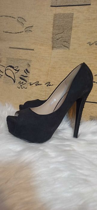 Buty zamszowe na obciase Belle Women