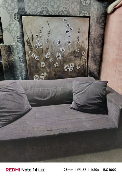 Sofá cor violeta