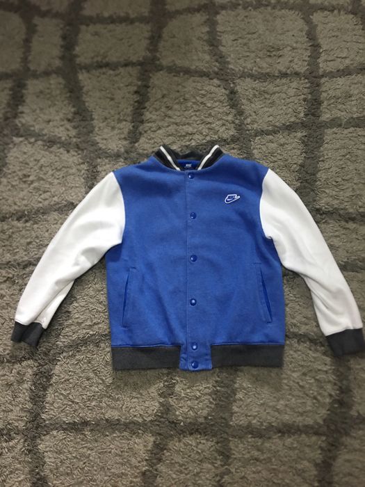 Продам бомбер Nike дитячий