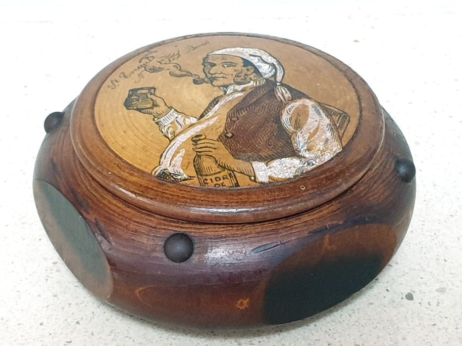 Antiga caixa de tabaco de cachimbo  francesa em madeira