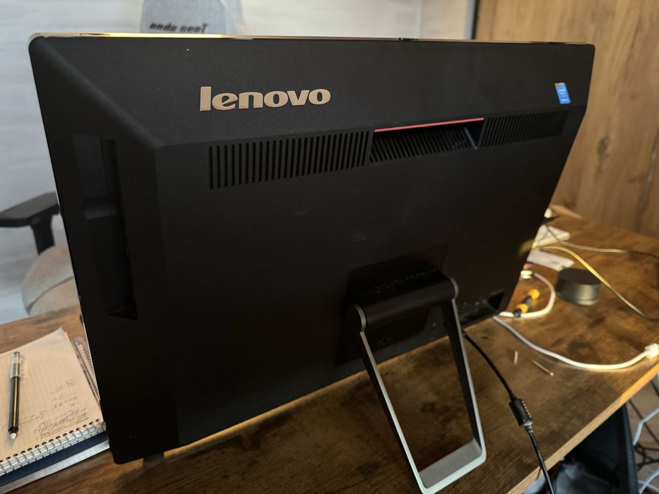 Monoblock PC (Lenovo)