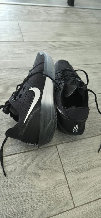 Nike gt cut 3  42.5