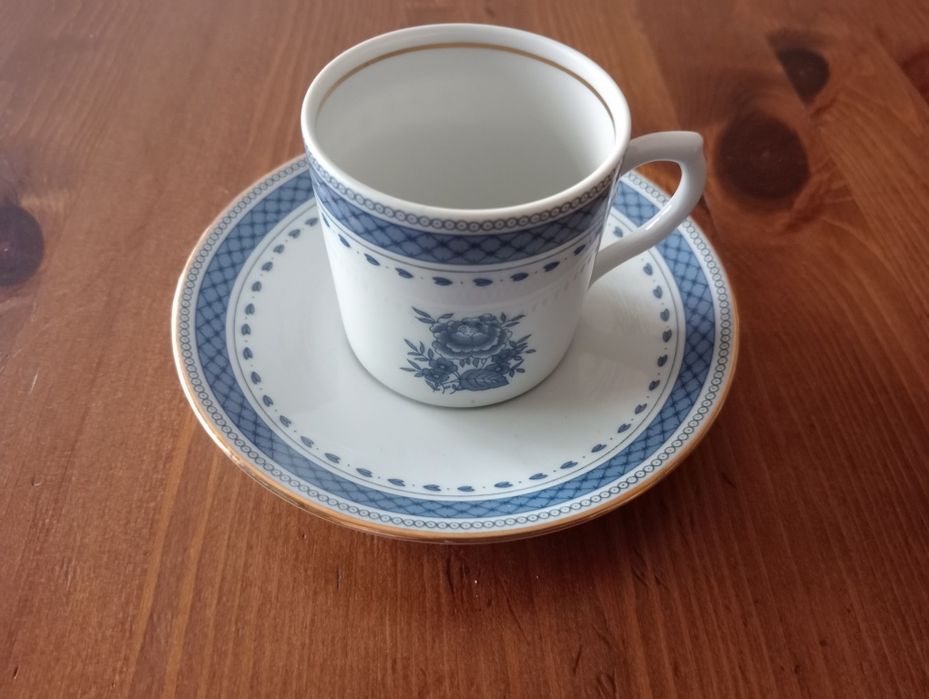 Chávena de café vista alegre modelo cozinha velha