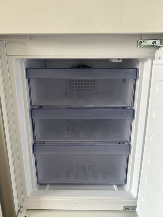 Frigorifico combinado Beko (como novo)