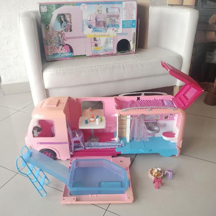 Dream camper Barbie