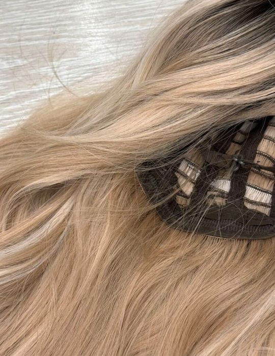 Peruka blond z grzywką