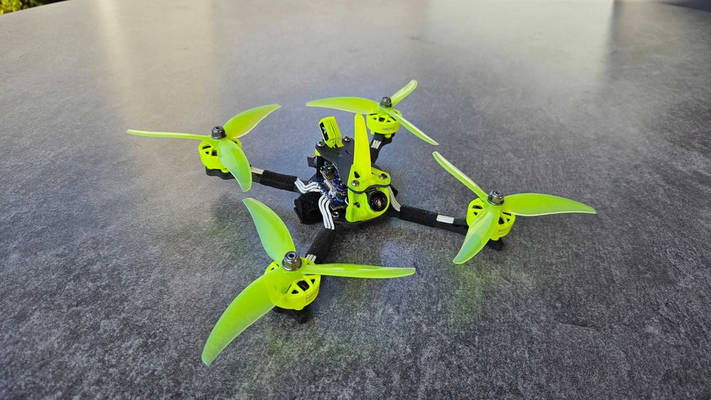 Dron FPV 5" do racingu FIVE33, MEPS, KISS, FOXEER REAPER