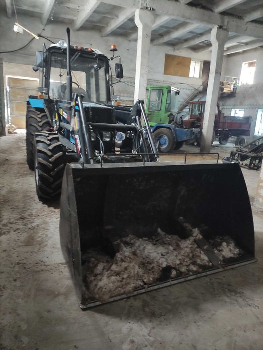 МТЗ 892.2 з фронтальним наватажувачем