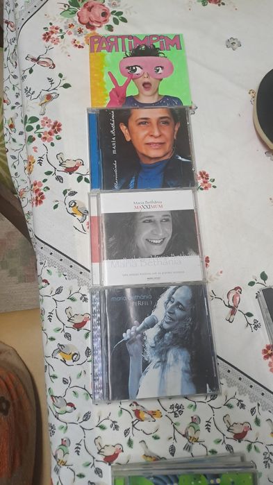 Vários CDs 2 euros cada