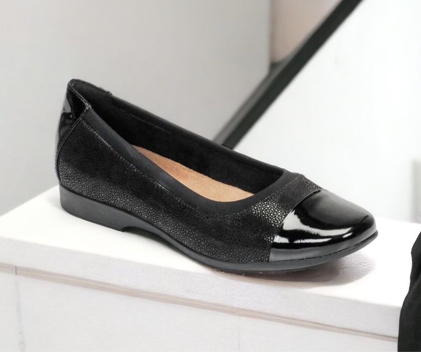 Оригінальні преміальні туфлі балетки Clarks Neenah 41,5 розмір 27 см