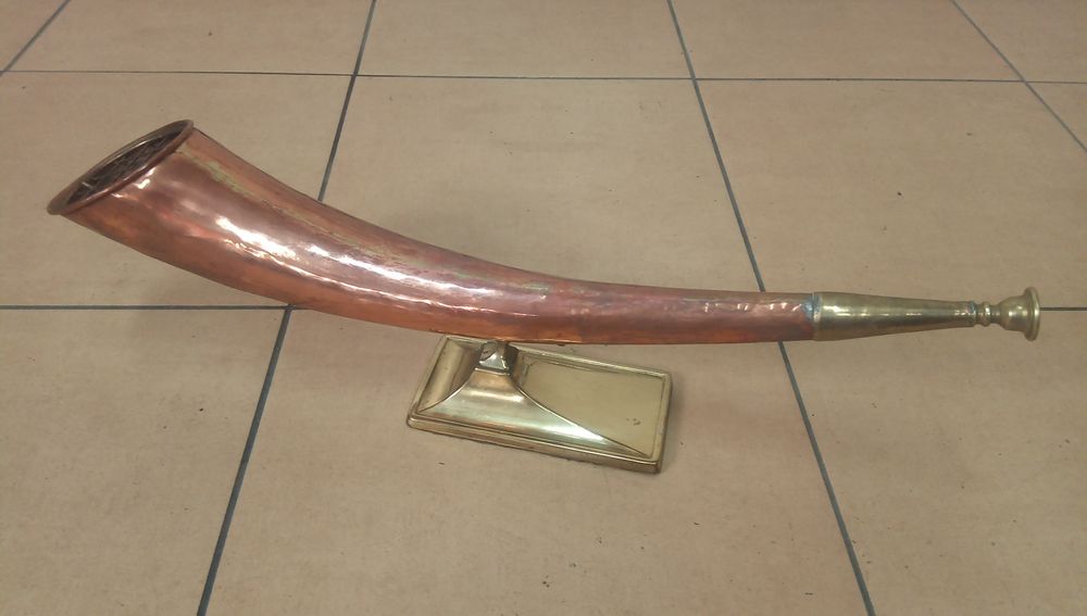 Duza figurka ozdoba róg sygnalizacyjny myśliwski? Miedź i mosiądz