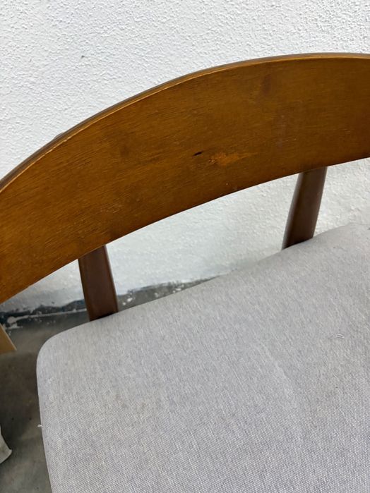 Cadeira estofada de sala