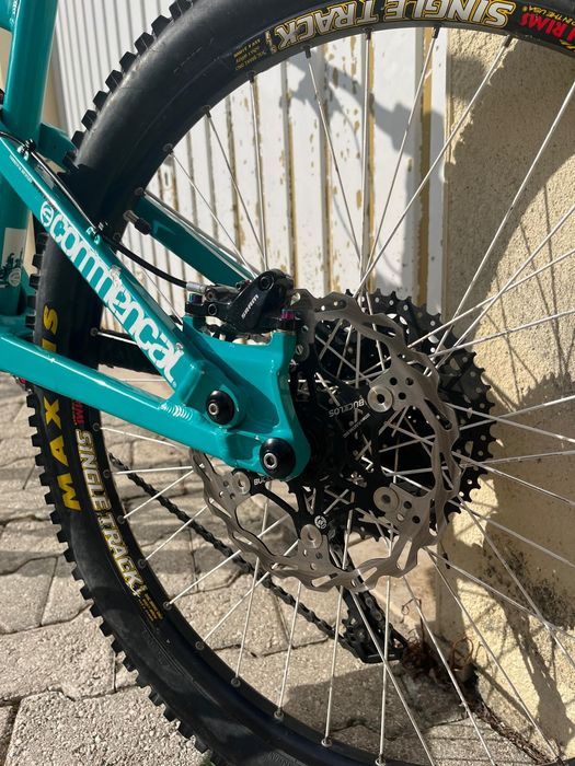 Bicicleta Commencal Furious – Downhill / Freeride