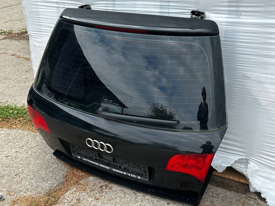 ляда Ауді А4 б7 кришка багажника audi a4 b7 чорна