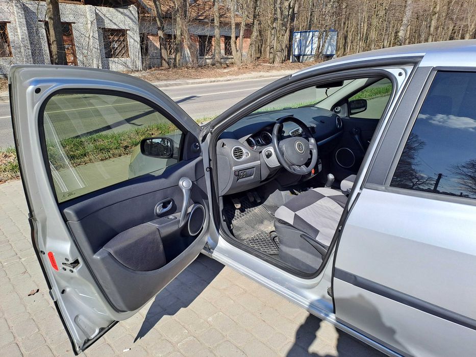 Renault Clio 2006 VIN VF1BR100H36321627 фото оголошення 2 з 12
