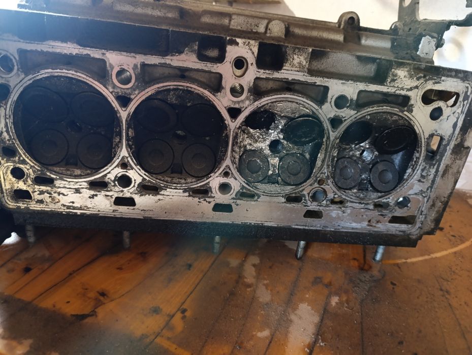 Мотор Сценік 2 під реставрацію