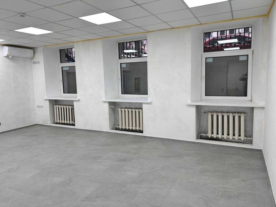 Продаж нежитлового приміщення 170 кв.м. центр, вул. Володимирська, 6