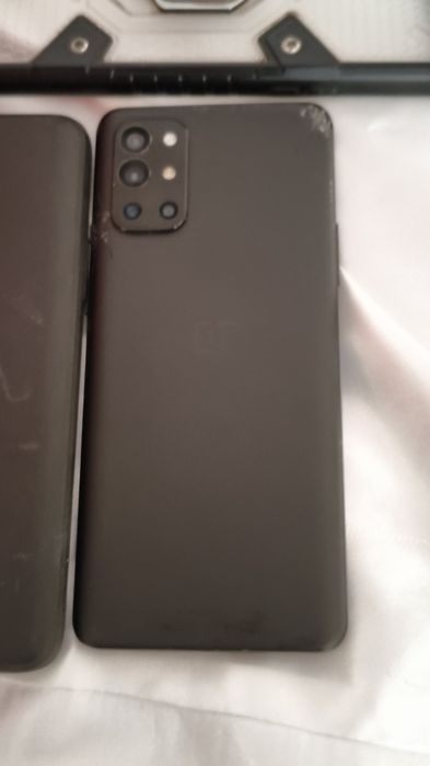 Смартфон Oneplus 9R. (  12     256)