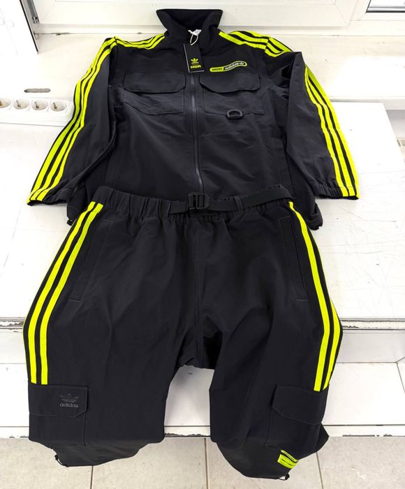 Костюм унісекс adidas hor chile 62 трійка зіпка вітровка ориджиналс жилет штани адидас реп анорак