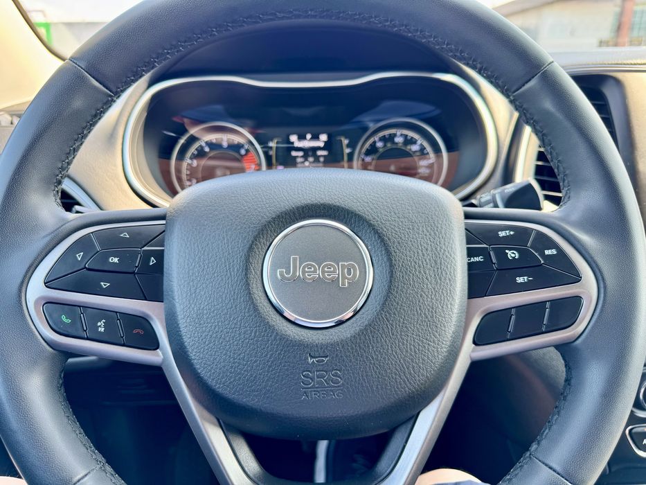 Jeep Cherokee Latitude Plus 2.4 L