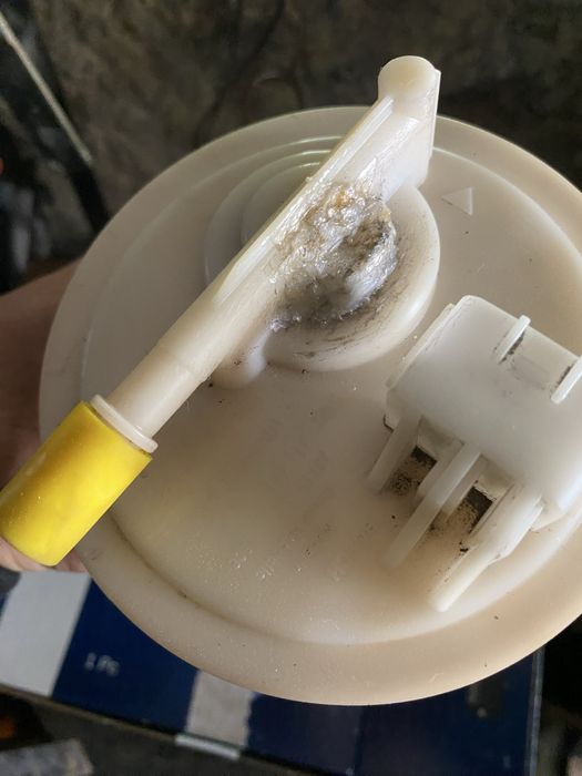 Bomba gasolina nissan primera p12