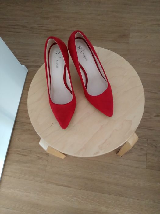 Sapatos senhora em pele novos