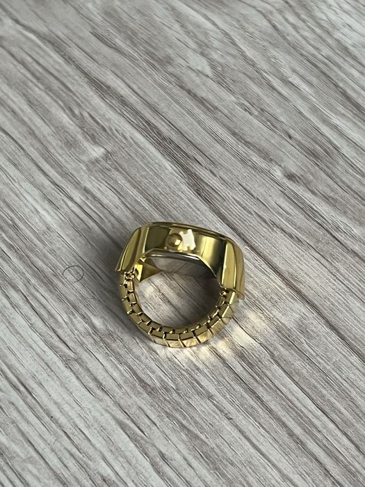 Nowy zegarek damski  – złoty z zieloną tarczą
