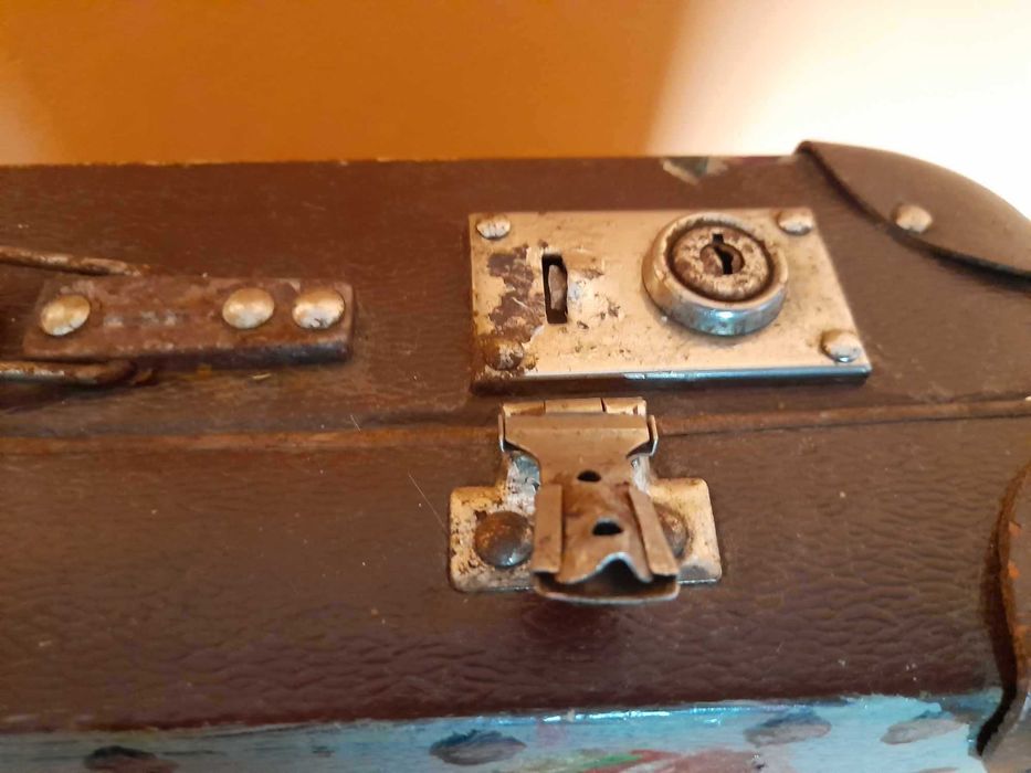 Stara walizka z 1960 roku