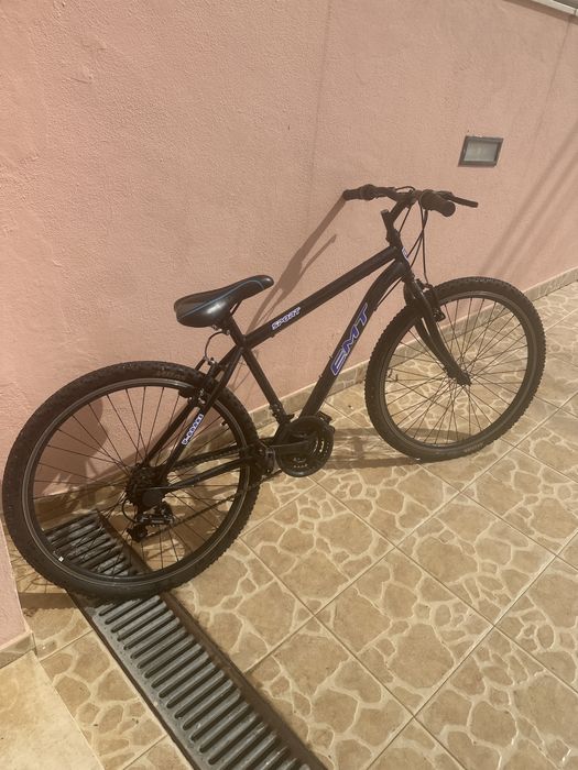 Bicicleta praticamente nova