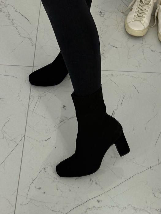 Тканинні чоботи на каблуку