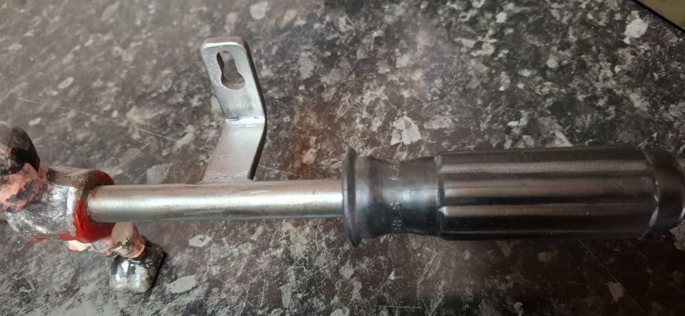 Cabide personalizado com matraquilhos