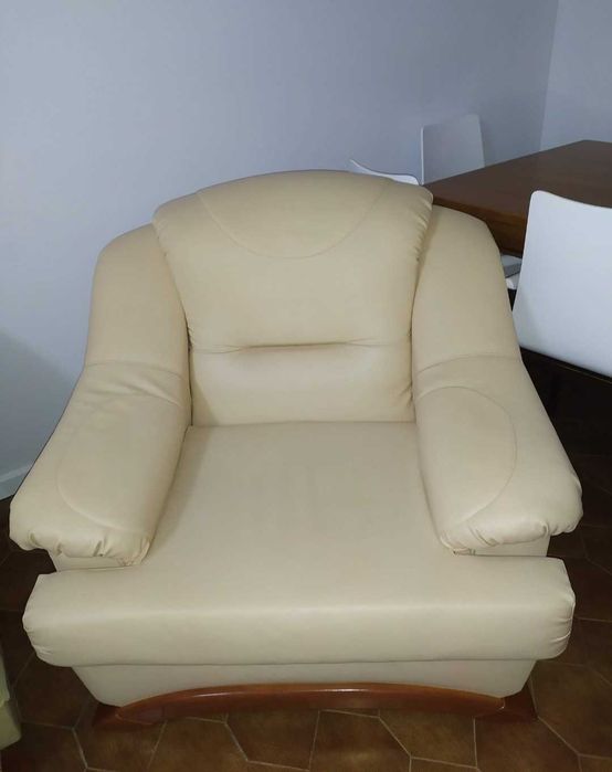 Conjunto  sofas mais dois conjuntos