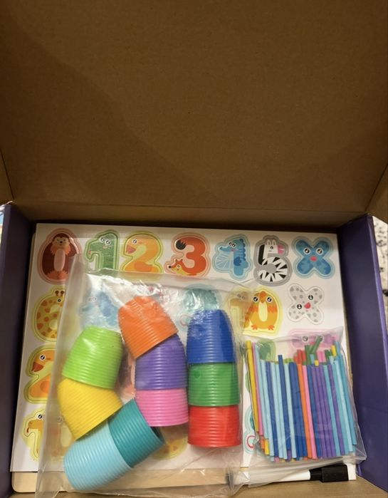 Математичний набір (магнітне поле, лічильні палички, стаканчики)