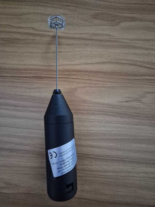 spieniacz do mleka.Bezprzewodowy elektryczny