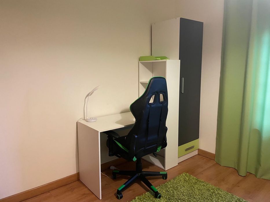 Quarto Juvenil Completo – Cama Dupla, Secretária, Cadeira e Arrumação
