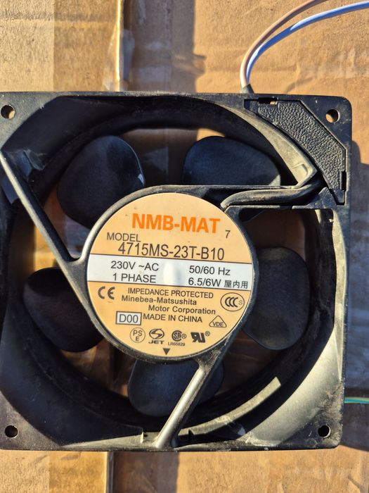 Вентилятор 220V 120х38 осевой промышленный NMB-MAT 4715MS-23T-B10