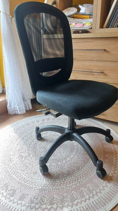 Fotel obrotwy Czarny