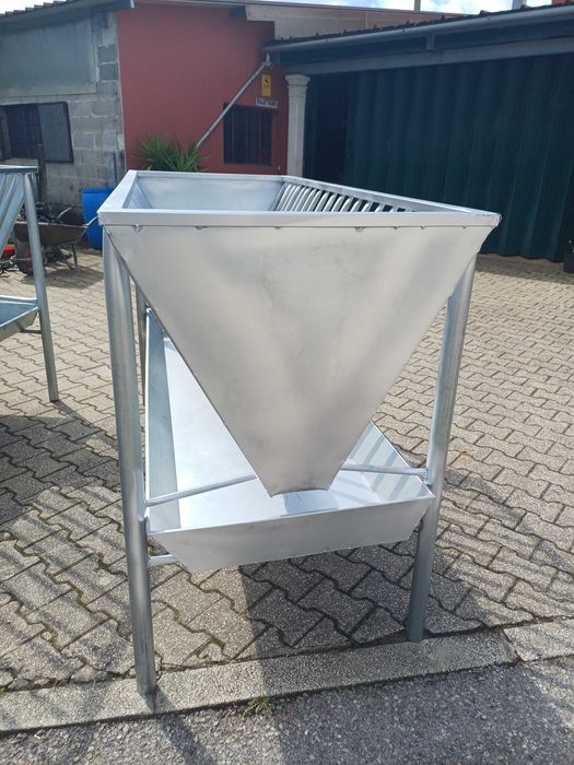 Manjedouras de 2m e 1.5m