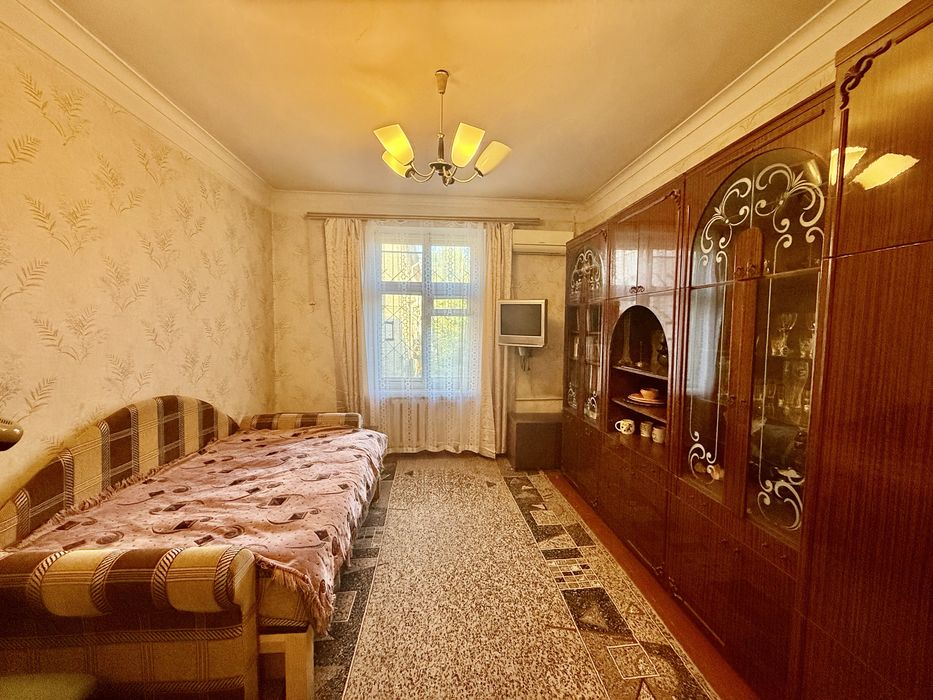 2 кімнатна сталінка р-н 12 Квітня