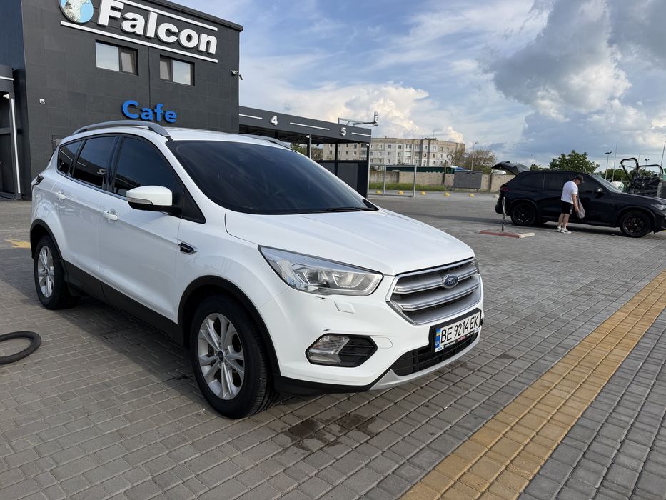 ford kuga паркетник
