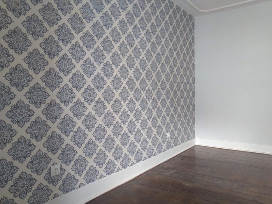 Aplicador de papel de parede e micro cimento