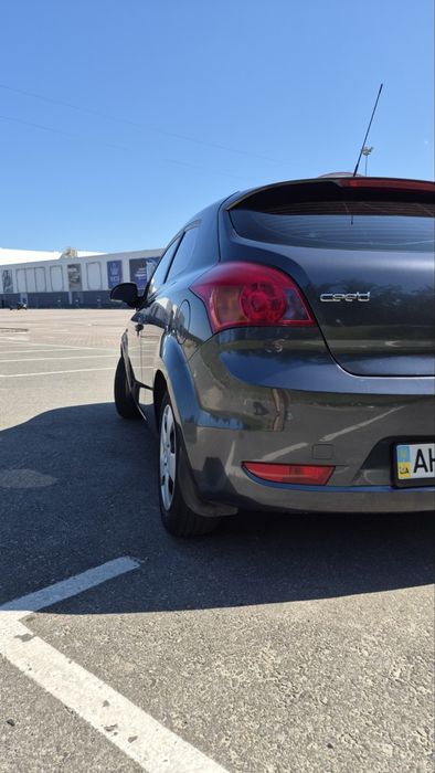 Продам Kia СEED