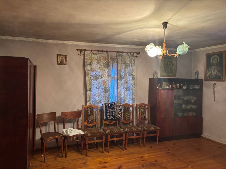 Будинок в селі.