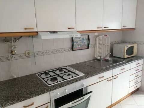 Apartamento T2, na Meadela - Viana do Castelo - bem localizado, com muita luz, bem exposto