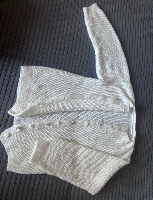 Sweter ręcznie robiony dla dziewczynki